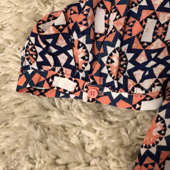 Cold Shoulder Top w/ 3/4 Length Sleeves - Picture 5 of 5